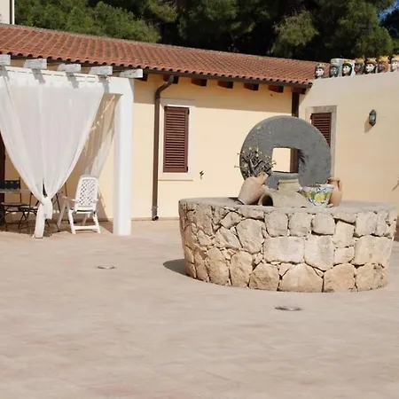 Apartament Punta Milocca Sleeps 2 Wifi T764351