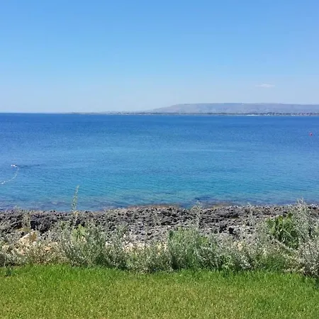 Punta Milocca Sleeps 2 Wifi T764351 Terrauzza