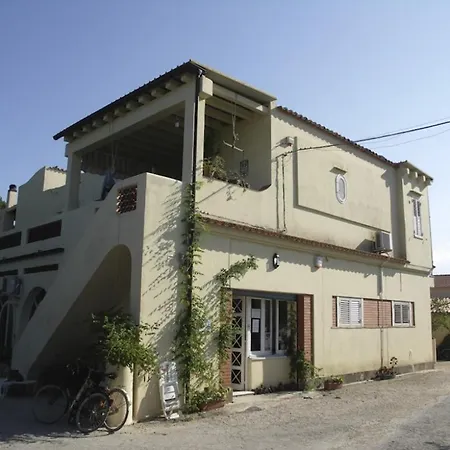 Punta Milocca Sleeps 2 Wifi T764351 * Terrauzza