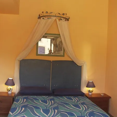 Apartament Punta Milocca Sleeps 2 Wifi T764351