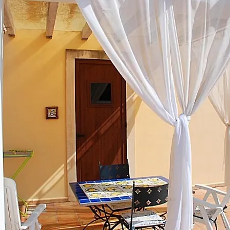 Punta Milocca Sleeps 2 Wifi T764351 * Terrauzza